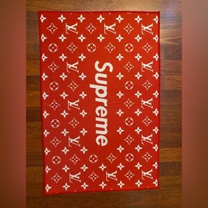 Supreme rug